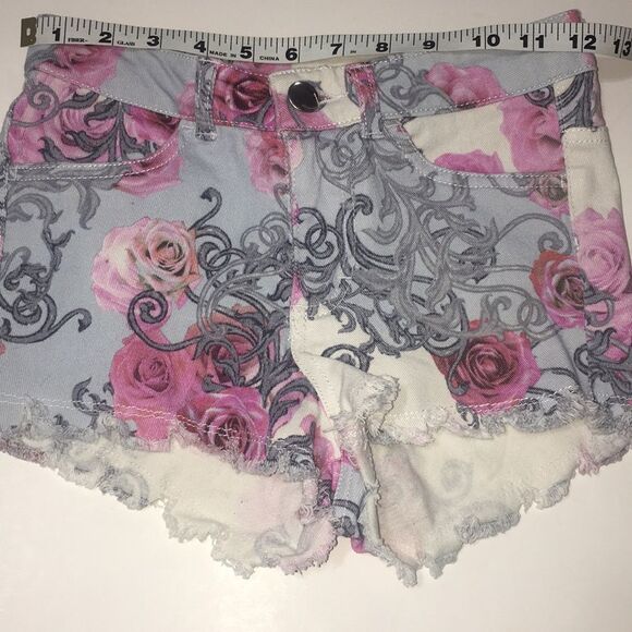 H&M Conscious Collection Roses Shorts - Picture 9 of 14